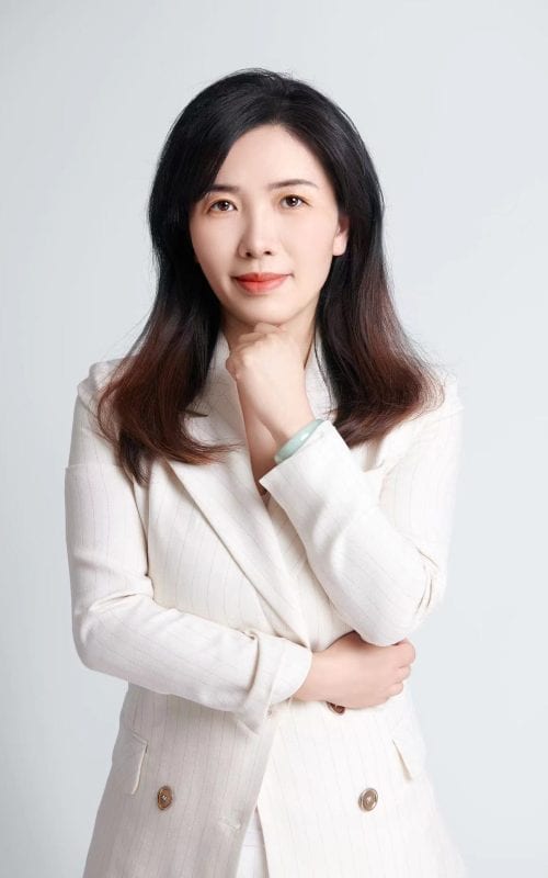 Echo Peng, Senior Director & Partner